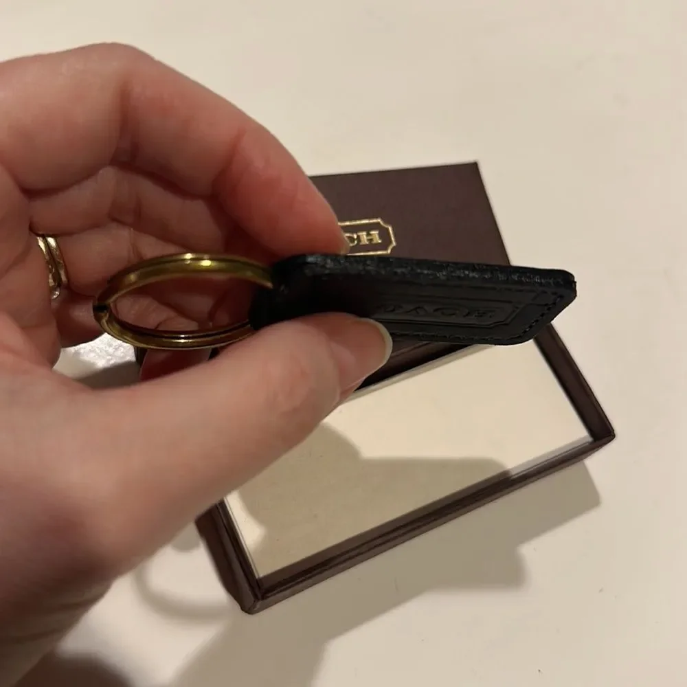 VINTAGE COACH LEATHER FOB KEY CHAIN HANGTAG BRASS COLLECTIBLE - BRAND NEW IN BOX - Picture 8 of 9